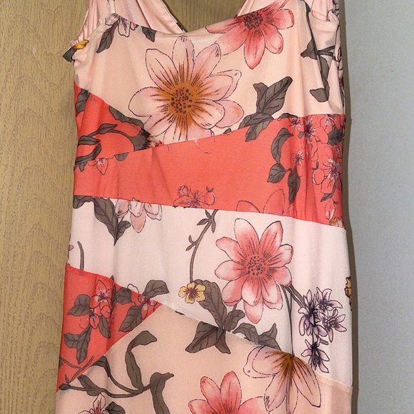 Floral Dress By Guess - Picture 6 of 9